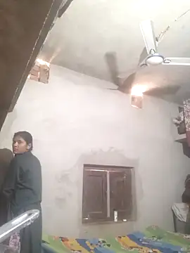 Snapshot of couple_71 chatting on February 12, 2026, 8:20 am couple 71 online show from February 12, 2026, 8:20 am