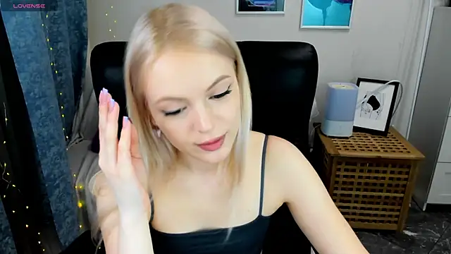 KatherineePierce online show from June 26, 2026, 10:25 pm