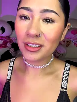 Snapshot of evelyn_ch_ chatting on October 2, 2025, 10:44 am evelyn ch online show from October 2, 2025, 10:44 am