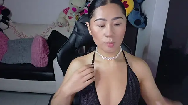 Snapshot of evelyn_ch_ chatting on October 10, 2025, 10:47 am evelyn ch online show from October 10, 2025, 10:47 am