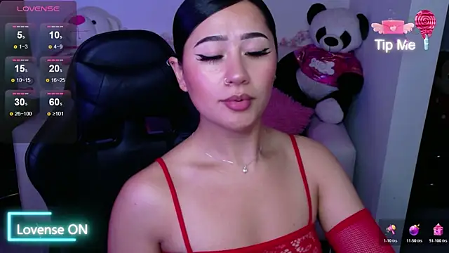 Snapshot of evelyn_ch_ chatting on November 8, 2025, 10:59 am evelyn ch online show from November 8, 2025, 10:59 am