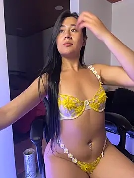 Snapshot of evelyn_ch_ chatting on March 3, 2026, 8:15 pm evelyn ch online show from March 3, 2026, 8:15 pm