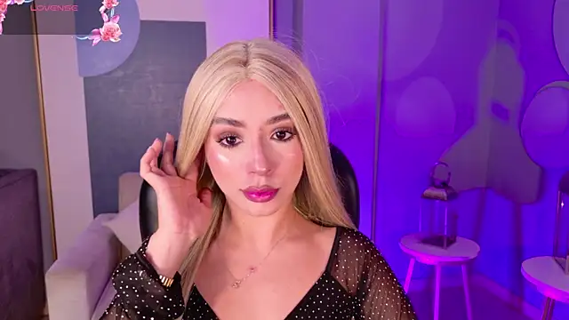 Snapshot of IsabellaMoreau chatting on July 15, 2026, 8:36 pm IsabellaMoreau online show from July 15, 2026, 8:36 pm