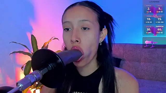 Snapshot of alicemoon__ chatting on March 7, 2026, 11:24 pm alicemoon online show from March 7, 2026, 11:24 pm