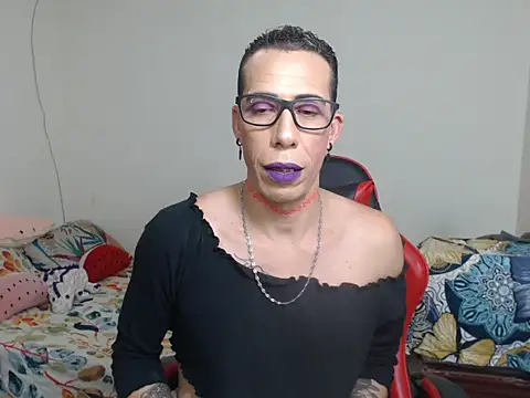 Snapshot of afrodit_25 chatting on October 17, 2025, 5:43 am afrodit 25 online show from October 17, 2025, 5:43 am