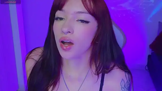 Moonlightt 21 online show from December 18, 2025, 6:36 pm