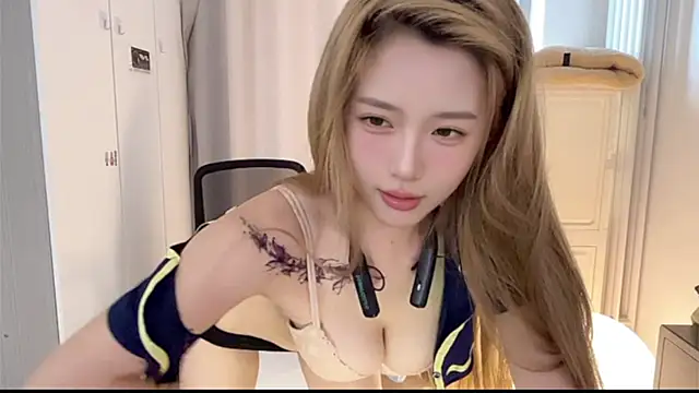yiyi5588 online show from July 7, 2026, 6:47 am