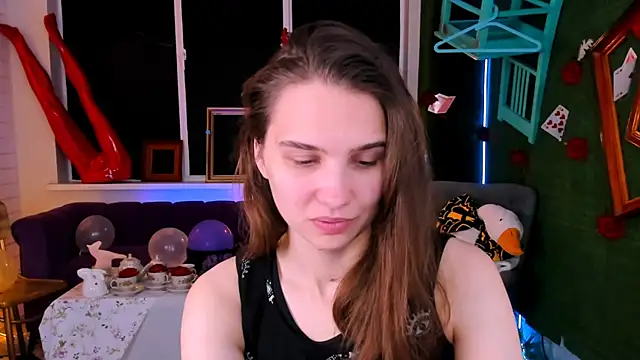 TessaMill online show from September 23, 2025, 5:10 am