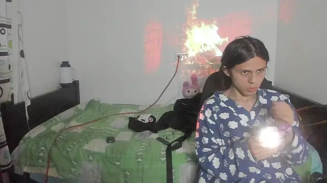 Snapshot of Petite-Goth chatting on October 30, 2025, 2:35 am Petite-Goth online show from October 30, 2025, 2:35 am