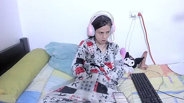 Snapshot of Petite-Goth chatting on November 14, 2025, 11:24 pm Petite-Goth online show from November 14, 2025, 11:24 pm