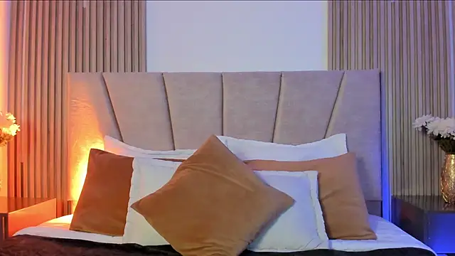 Victoria Beaumont online show from October 11, 2025, 12:15 pm