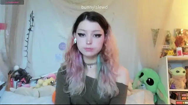 bunnyislewd online show from July 24, 2026, 4:21 am