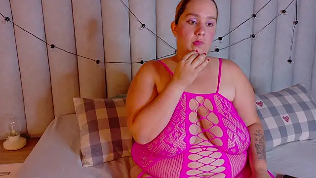 Snapshot of JenaCooper_ chatting on January 15, 2026, 7:39 pm JenaCooper online show from January 15, 2026, 7:39 pm