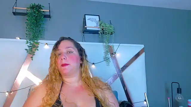 JenaCooper  online show from May 28, 2026, 3:04 am