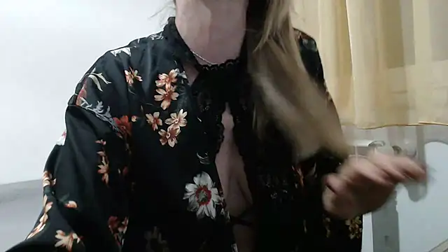 Snapshot of SerenaMilf chatting on February 16, 2026, 9:00 pm SerenaMilf online show from February 16, 2026, 9:00 pm