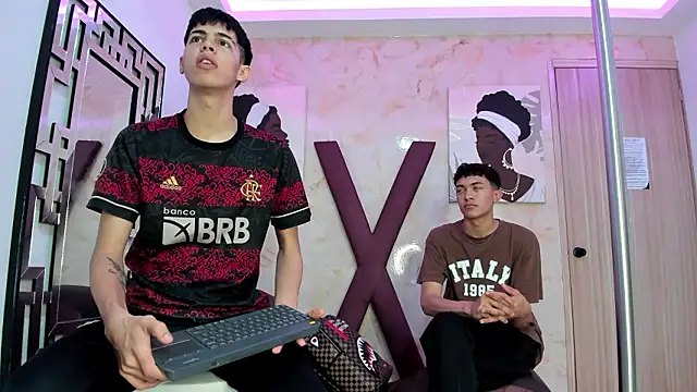 TWINKS FRIENDS online show from February 2, 2026, 1:21 pm