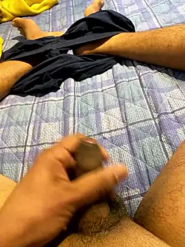 Snapshot of girlslvrs chatting on January 8, 2026, 2:19 pm girlslvrs online show from January 8, 2026, 2:19 pm