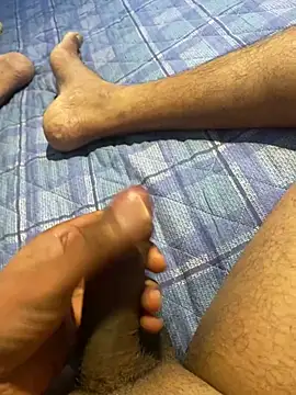 Snapshot of girlslvrs chatting on January 9, 2026, 11:06 pm girlslvrs online show from January 9, 2026, 11:06 pm