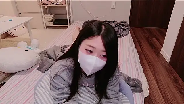 Snapshot of OSUSHI-CHAN chatting on February 16, 2026, 4:36 pm OSUSHI-CHAN online show from February 16, 2026, 4:36 pm