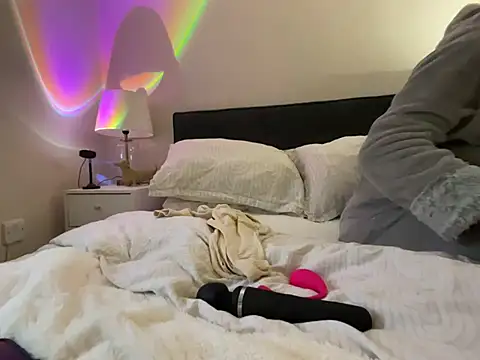 FrancescaXO online show from February 5, 2026, 8:30 am