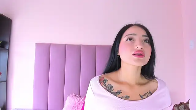 violet myerrs online show from November 17, 2025, 1:17 pm