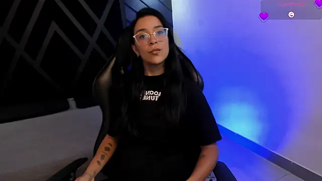 Snapshot of zoe_martins_ chatting on February 7, 2026, 5:27 pm zoe martins online show from February 7, 2026, 5:27 pm