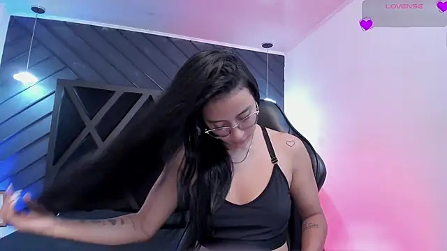 Snapshot of zoe_martins_ chatting on February 19, 2026, 5:20 pm zoe martins online show from February 19, 2026, 5:20 pm