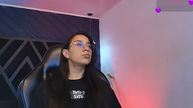 Snapshot of zoe_martins_ chatting on March 5, 2026, 5:20 pm zoe martins online show from March 5, 2026, 5:20 pm