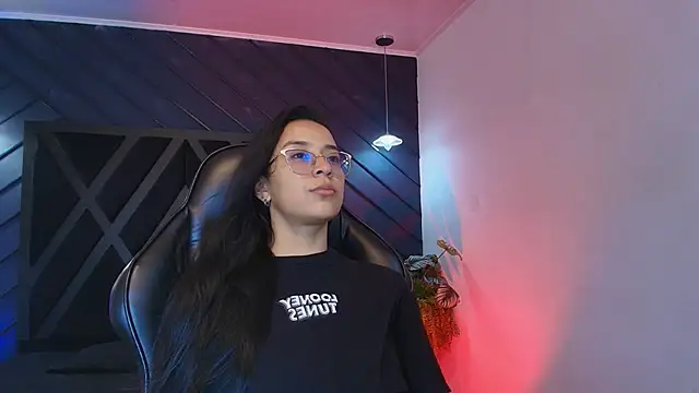 Snapshot of zoe_martins_ chatting on March 16, 2026, 5:17 pm zoe martins online show from March 16, 2026, 5:17 pm
