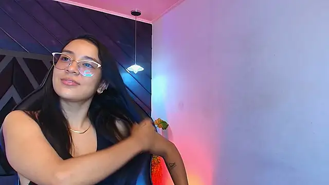 Snapshot of zoe_martins_ chatting on April 18, 2026, 5:28 pm zoe martins online show from April 18, 2026, 5:28 pm
