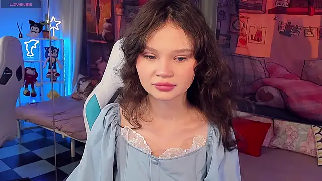 Snapshot of EmilyChaves chatting on December 15, 2025, 6:17 am EmilyChaves online show from December 15, 2025, 6:17 am