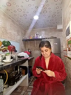 Snapshot of queemking chatting on January 7, 2026, 11:18 pm queemking online show from January 7, 2026, 11:18 pm