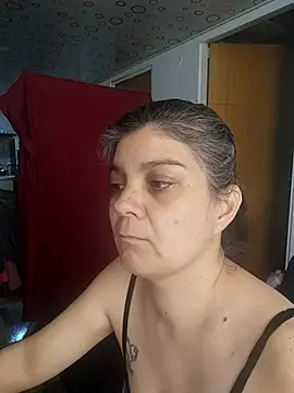 Snapshot of queemking chatting on January 12, 2026, 9:42 pm queemking online show from January 12, 2026, 9:42 pm