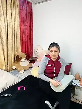 Snapshot of queemking chatting on February 23, 2026, 8:06 pm queemking online show from February 23, 2026, 8:06 pm