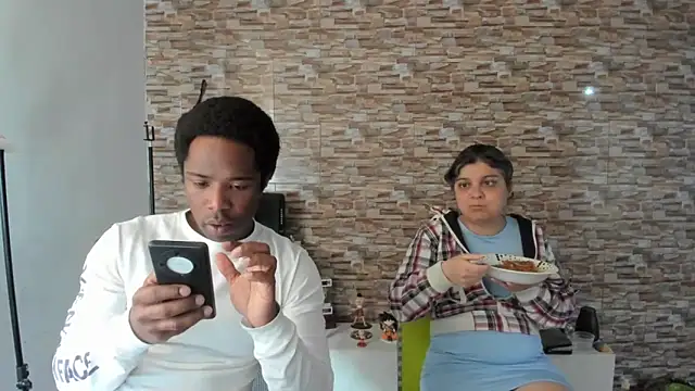 Snapshot of queemking chatting on March 4, 2026, 8:15 pm queemking online show from March 4, 2026, 8:15 pm