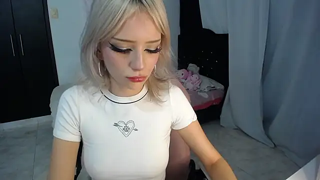 Snapshot of Elizabeth_rose02 chatting on February 9, 2026, 3:43 am Elizabeth rose02 online show from February 9, 2026, 3:43 am