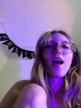 Snapshot of ReenKitty chatting on October 11, 2025, 7:51 am ReenKitty online show from October 11, 2025, 7:51 am