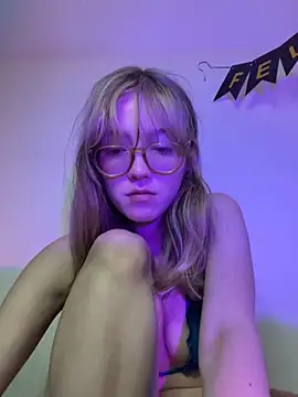 Snapshot of ReenKitty chatting on October 22, 2025, 4:46 am ReenKitty online show from October 22, 2025, 4:46 am