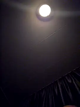 Snapshot of Bottem010 chatting on September 27, 2025, 1:32 am Bottem010 online show from September 27, 2025, 1:32 am