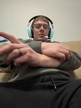 Snapshot of jungleking_88 chatting on February 8, 2026, 2:37 am jungleking 88 online show from February 8, 2026, 2:37 am