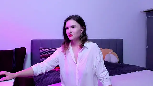 Snapshot of Katherine_Twilight chatting on October 24, 2025, 3:30 pm Katherine Twilight online show from October 24, 2025, 3:30 pm