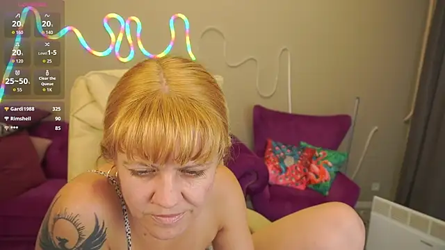 BellaLaPetit online show from October 28, 2025, 2:15 am