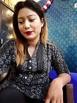 Snapshot of alexa_cam44 chatting on October 26, 2025, 8:37 pm alexa cam44 online show from October 26, 2025, 8:37 pm