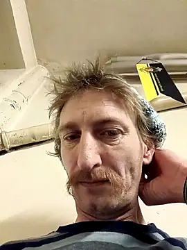 Snapshot of KokosMartin chatting on October 28, 2025, 9:50 pm KokosMartin online show from October 28, 2025, 9:50 pm