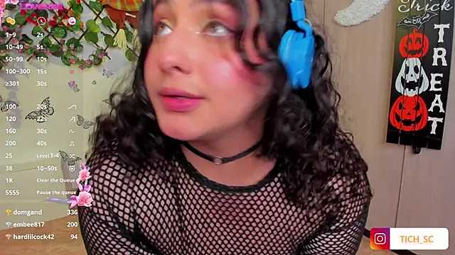 Snapshot of TICH____ chatting on November 11, 2025, 8:31 pm TICH online show from November 11, 2025, 8:31 pm