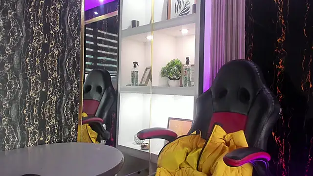 Snapshot of LunaaFerrari chatting on September 24, 2025, 12:41 pm LunaaFerrari online show from September 24, 2025, 12:41 pm