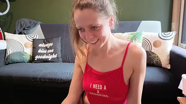 Eveline Beauty Kitty online show from September 28, 2025, 3:50 pm