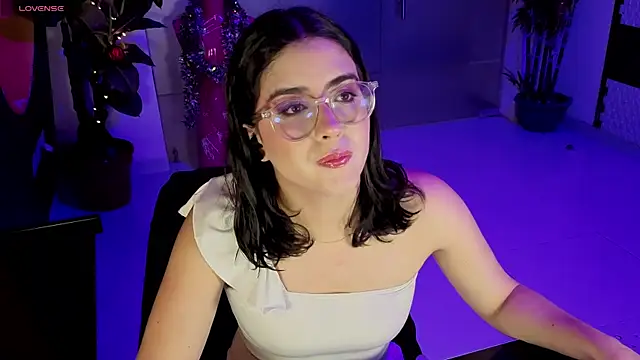 LiLLiAnderson online show from January 12, 2026, 11:48 am