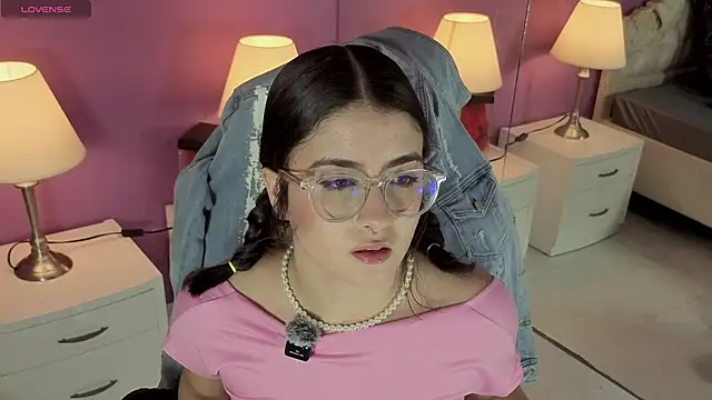 LiLLiAnderson online show from February 8, 2026, 12:30 pm