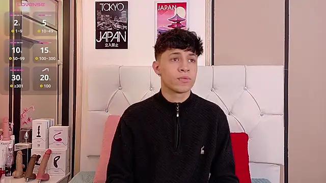 Axel  Evans online show from December 1, 2025, 1:05 pm